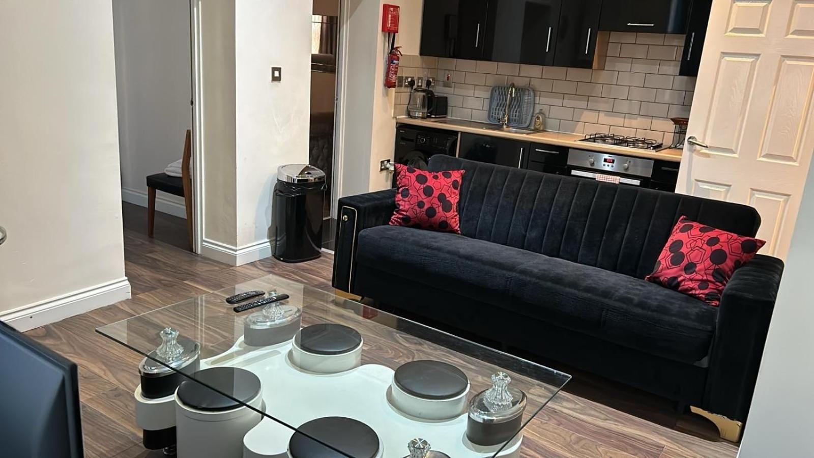 Luxurious 2 Bed Apartment Μπέντφορντ Εξωτερικό φωτογραφία